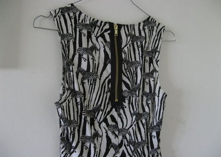 Rochie cu print de zebra H&M, masura 34/XS