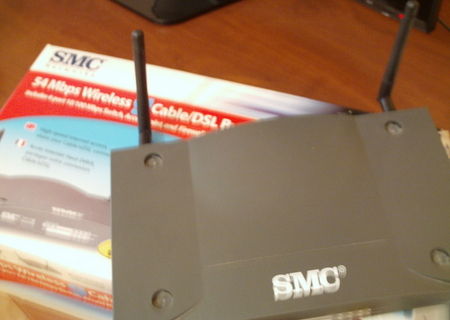 Router SMC Network 54 Mbps Wirelles,cadou 5 markere de firma