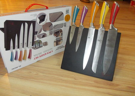 Set cutite inox cu suport magnetic