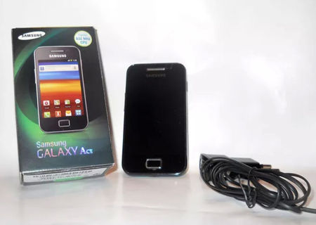 Smartphone Samsung Galaxy Ace S5830-NEVERLOCKED + 4 Huse