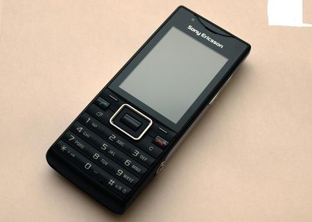 sony ericsson elm NOU