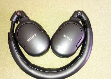 Sony MDR-NC200D Digital Noise Canceling .