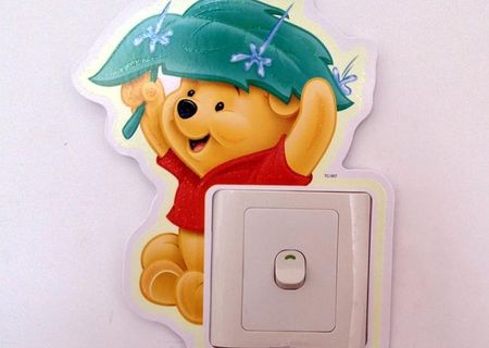 Sticker fluorescent winnie the pooh pentru intrerupator