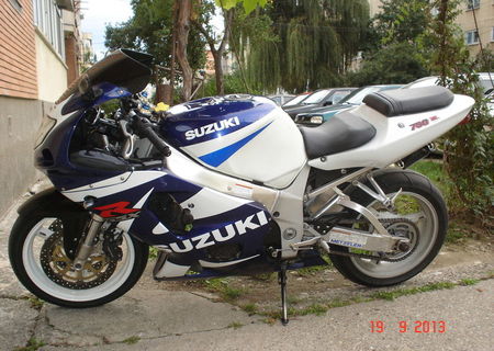 Suzuki GSXR 750 K1