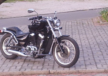 suzuki intruder