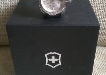 Swiss Army Dive Master 500 Mens Watch Model V251038