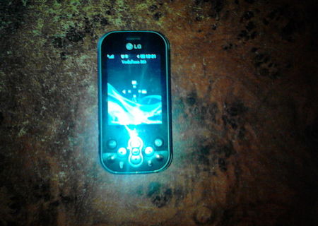 Telefon LG K360