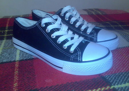 Tenisi tenesi negri tip converse all star