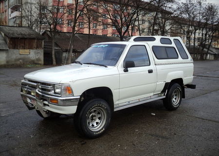 Toyota 22R-E. EFI