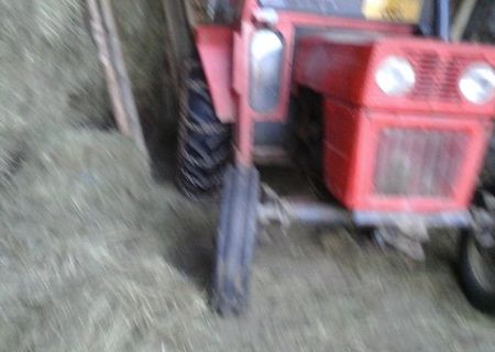 Tractor 445