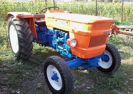 Tractor agricol Fiat 500, fara cabina.