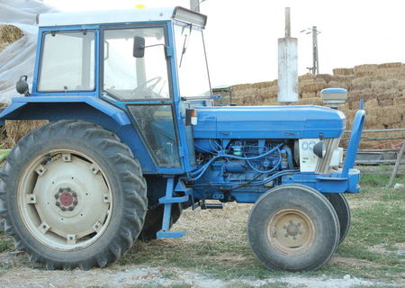 TRACTOR FORD 6110