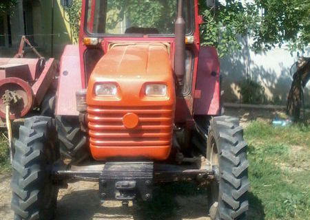 Tractor U445