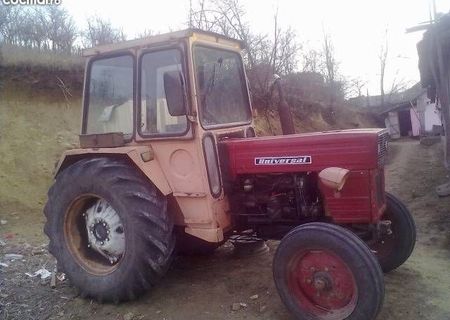 tractor universal