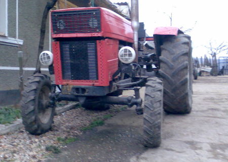 Tractor UTB 445