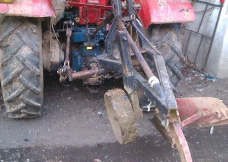 tractor utb550