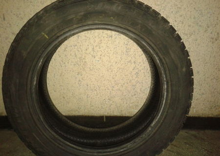 Vand 2 anvelope de iarna 205/ 55/ 16 marca DUNLOP