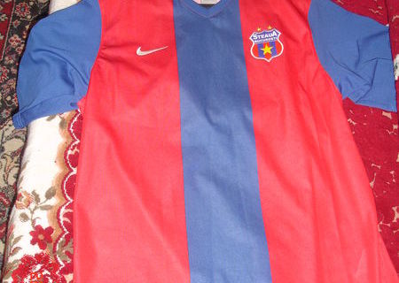 vand 2 tricouri Steaua Bucuresti marimea XL