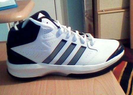 Vand Adidas  Bascheti