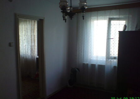 vand apartament 2 cam