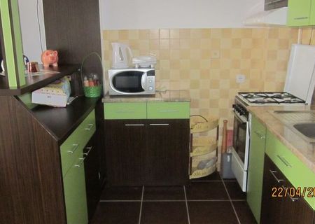 Vând apartament 2 cam, zona zamca langa Scoala Filadelfia