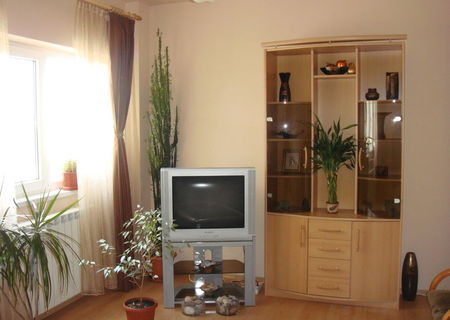 vand apartament 2 camere