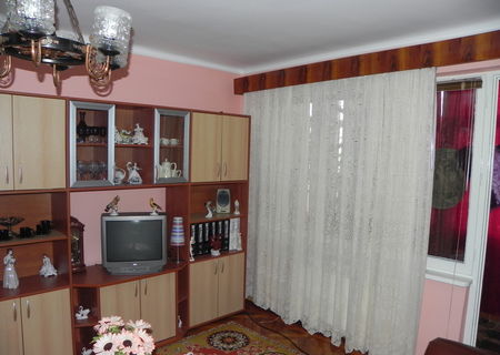 Vand apartament 2 camere