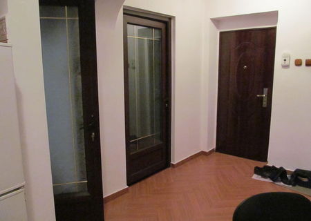 vand apartament 2 camere