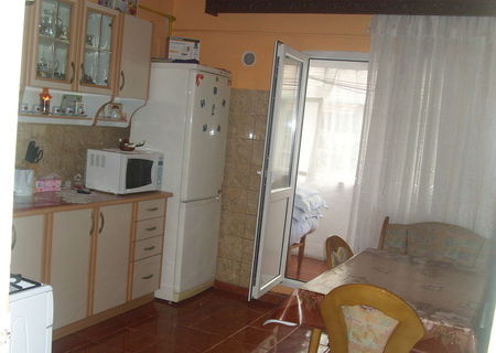 Vand apartament 2 camere DEC. Petrosani