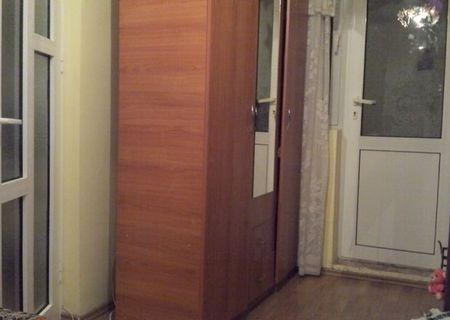 Vand Apartament 2 camere FLORESTI PH