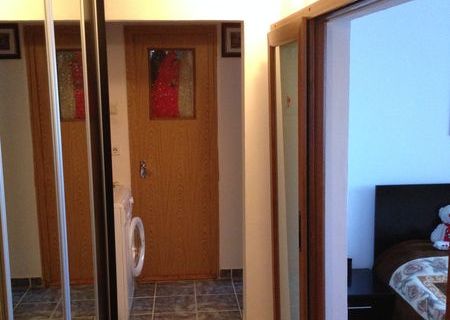 vand apartament 2 camere poarta 6 Constanta