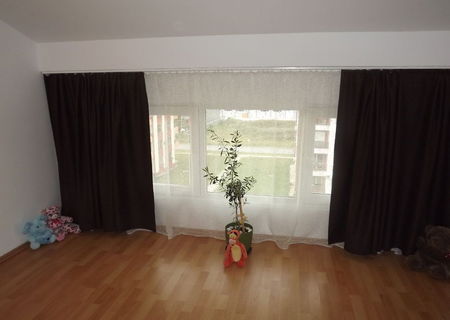 vand apartament