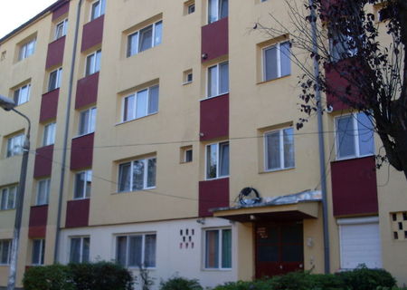 Vând apartament 3 camere