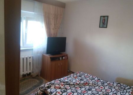 Vand apartament 3 camere