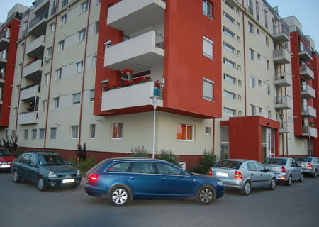 vand apartament 3 camere