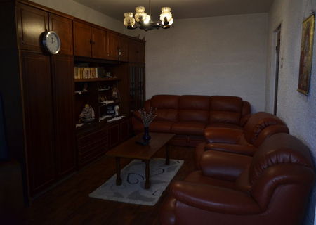 Vand apartament 3 camere