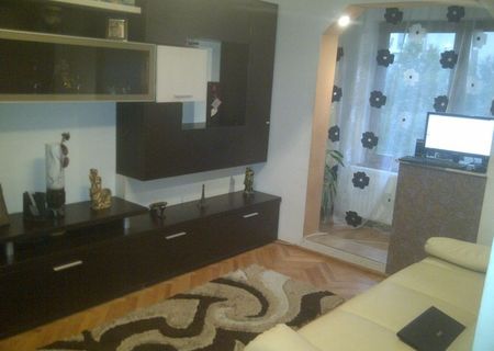 Vand apartament 3 camere