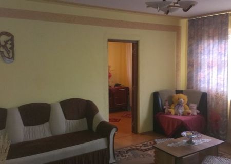 vand apartament 3 camere