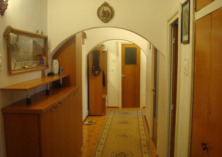 Vand apartament 3 camere,decomandat,in Racadau,etj. 1 din 8