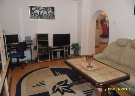 Vand apartament 3 camere Lenin Sud