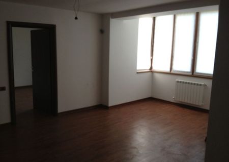 Vand apartament 3 camere Lupeni Calea Braii