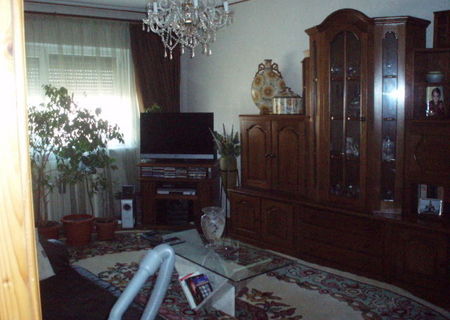 Vand apartament 3 camere Mangalia