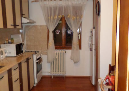 vand apartament 3 camere Micalaca