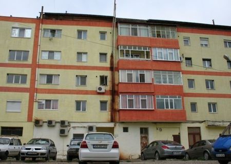 Vand apartament 3 camere - urgent