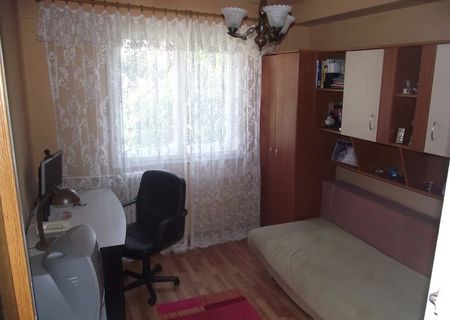 Vand apartament 3 camere zona Vlaicu, Fortuna, etaj 1/4