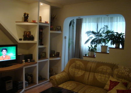 Vand apartament 4 camere