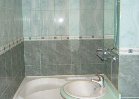 Vand apartament cu 2 camere decomandat