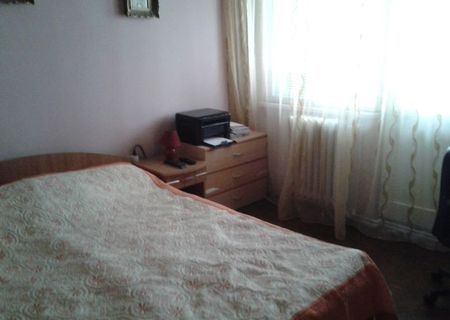 Vand apartament cu 2 camere semidecomandat