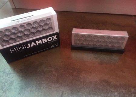 Vand Boxa Mini Jambox by Jawbone