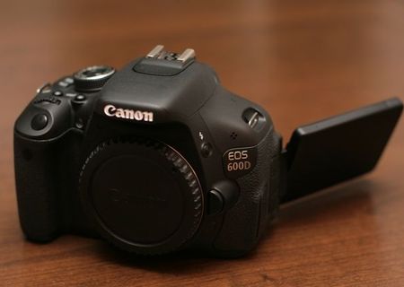 Vand Canon 600D + accesorii